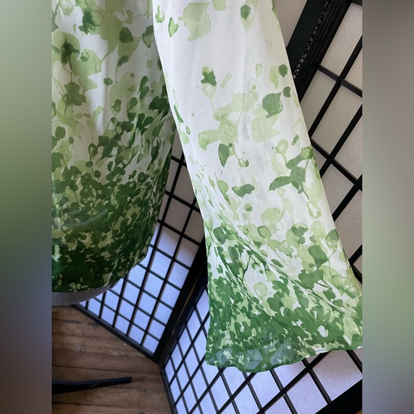 Alfani Petite Green Leaf Bubble Hem Flute Sleeve Blouse - Picture 4 of 9